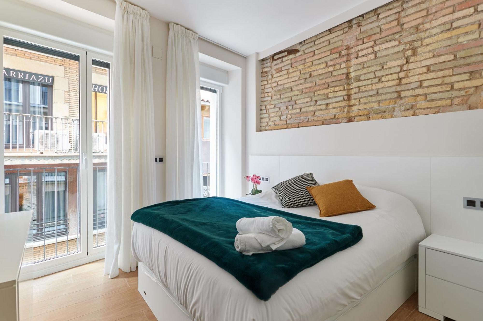 Апартаменты Tuapartamento - Boutique Plaza Del Castillo 29 Памплона Экстерьер фото