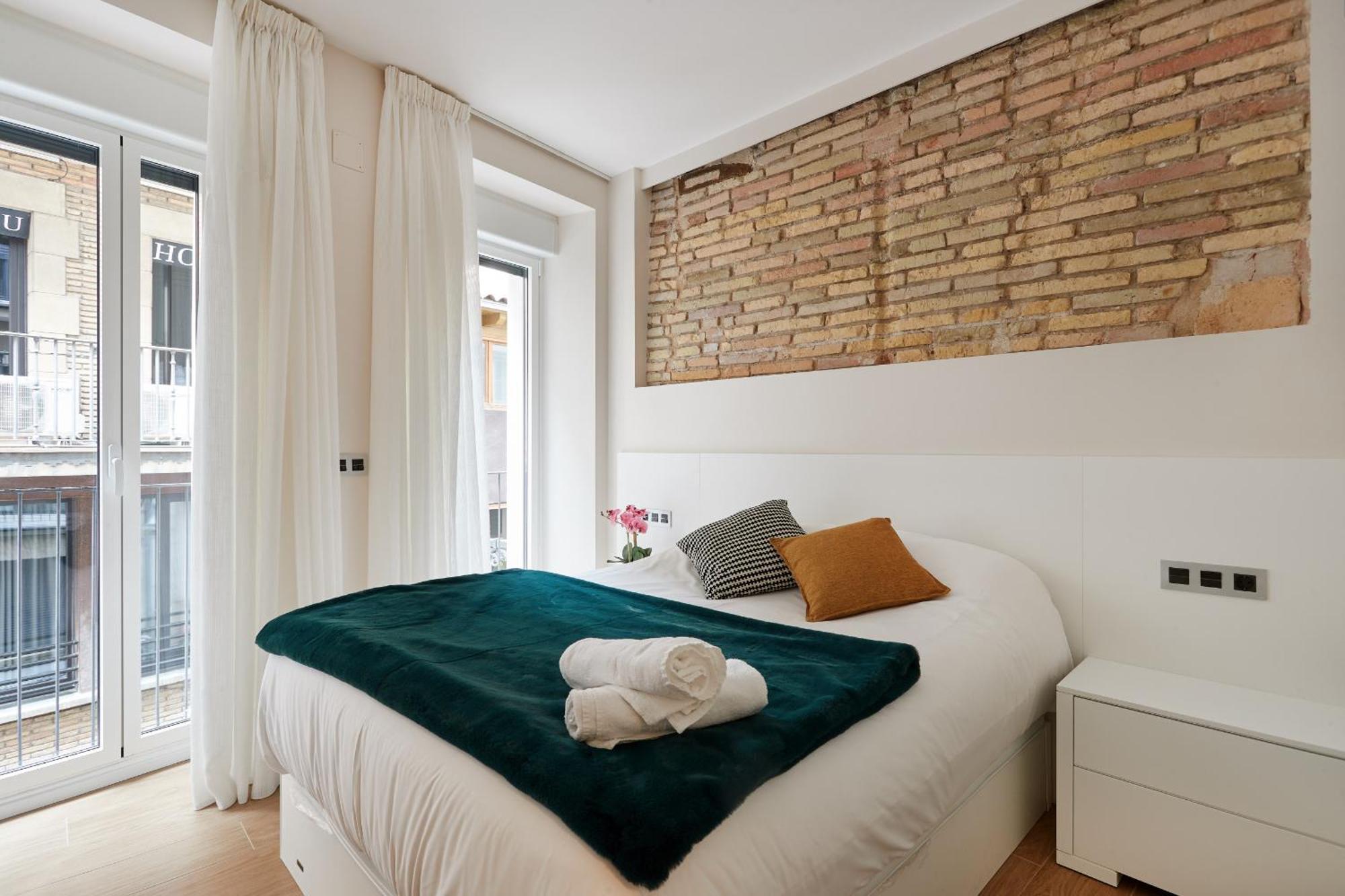 Апартаменты Tuapartamento - Boutique Plaza Del Castillo 29 Памплона Экстерьер фото