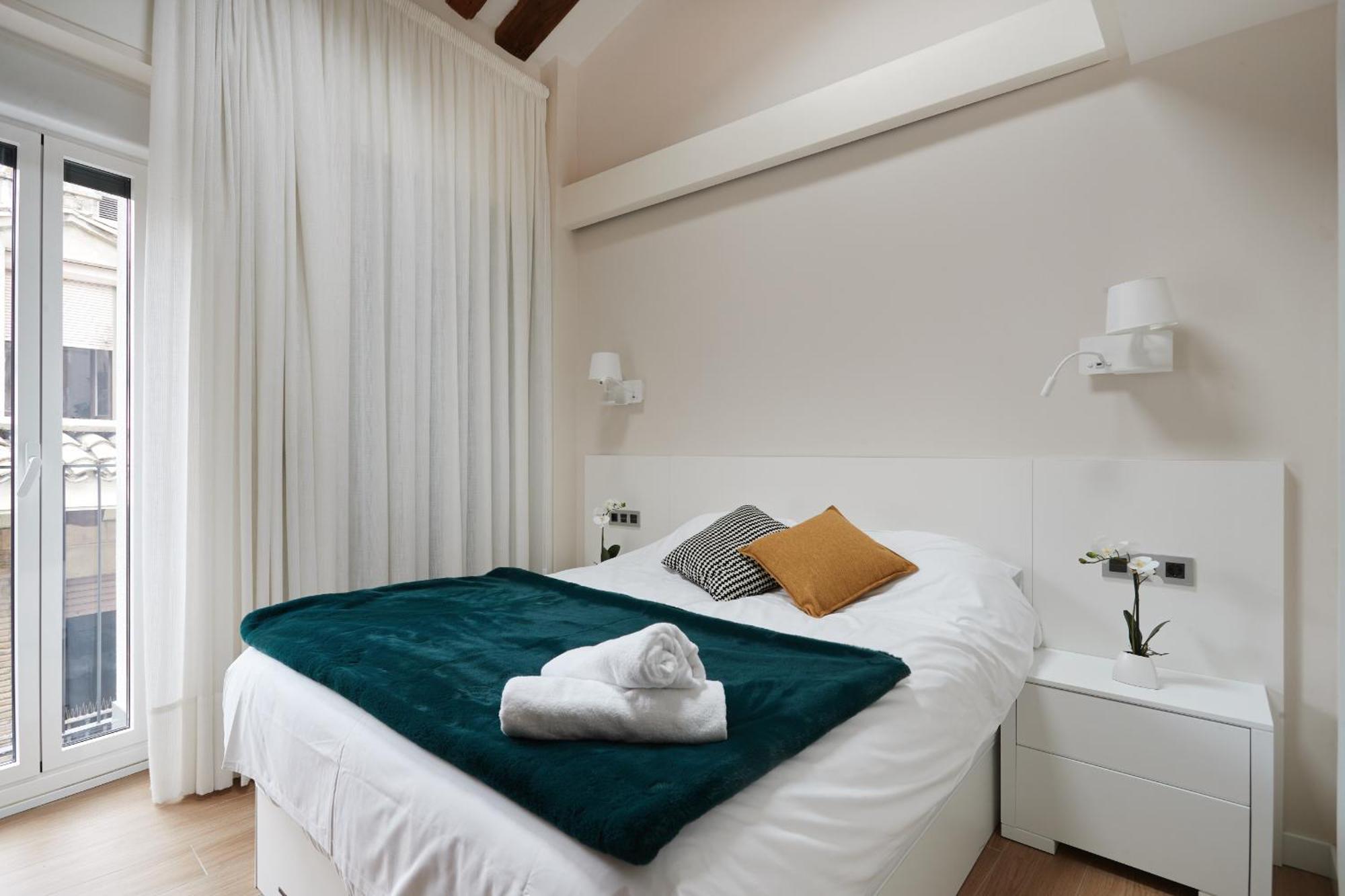 Апартаменты Tuapartamento - Boutique Plaza Del Castillo 29 Памплона Экстерьер фото