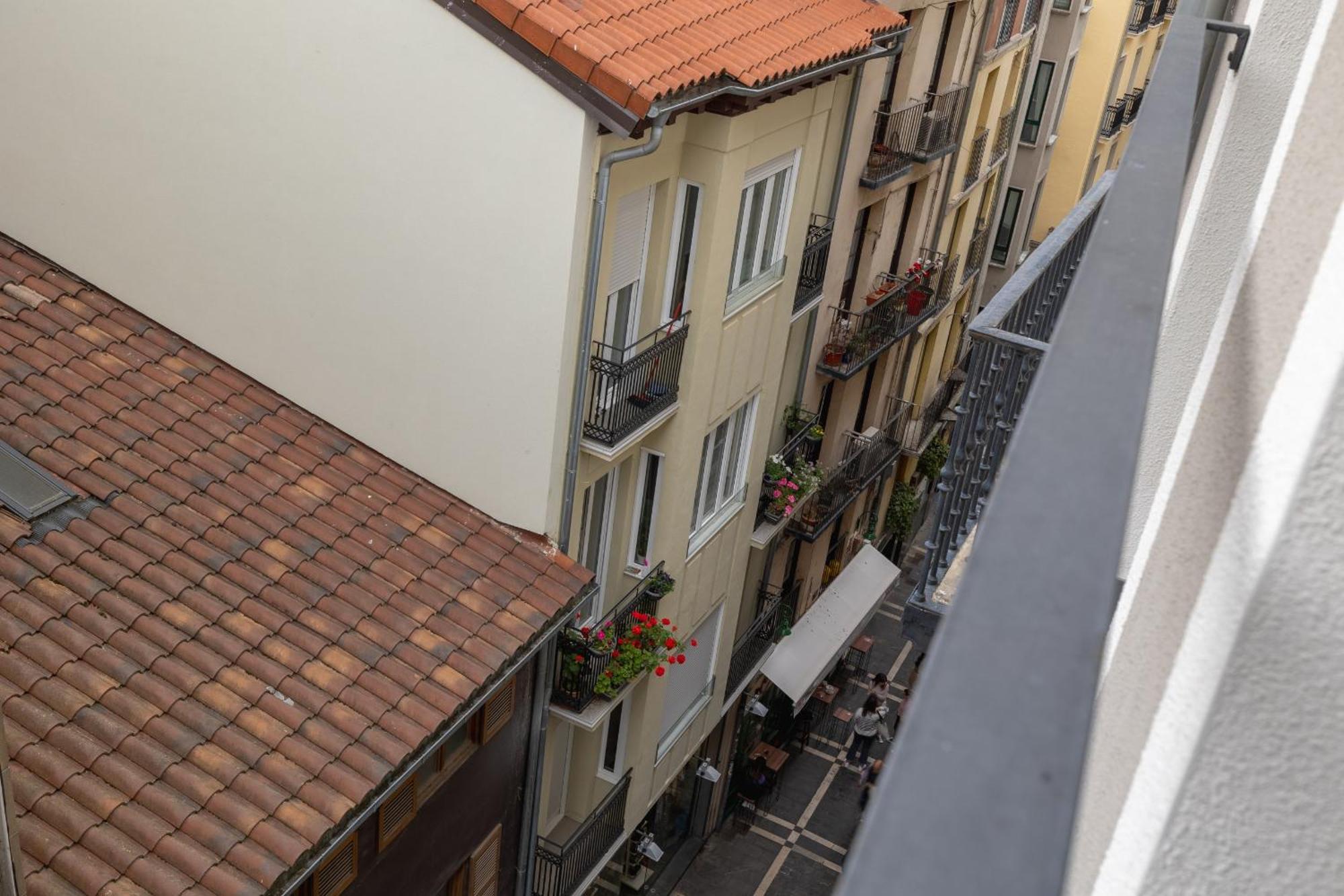 Апартаменты Tuapartamento - Boutique Plaza Del Castillo 29 Памплона Экстерьер фото